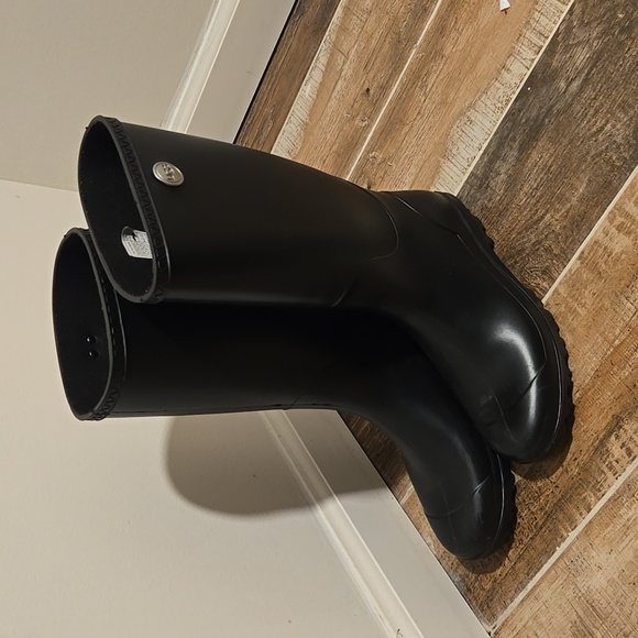 Ugg rain boots - Picture 2 of 6